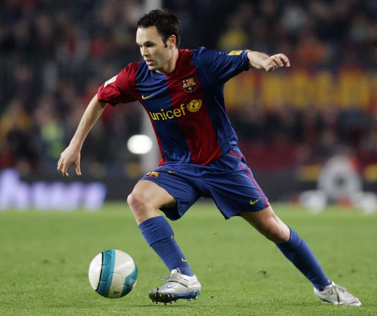 产生了深远 产生了深远