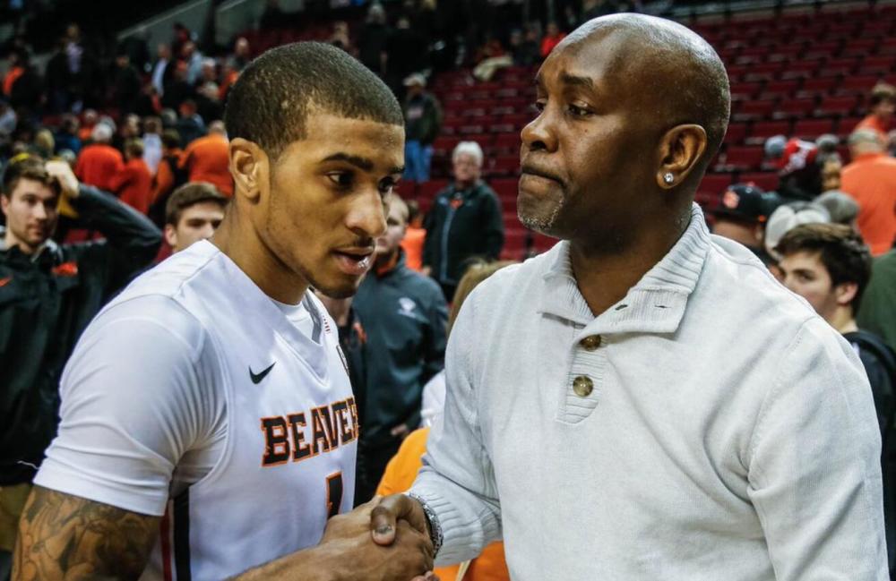 色的中后卫 色的中后卫